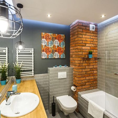 Apartament Em Klimatyzacja&Parking Rzeszow Dış mekan fotoğraf