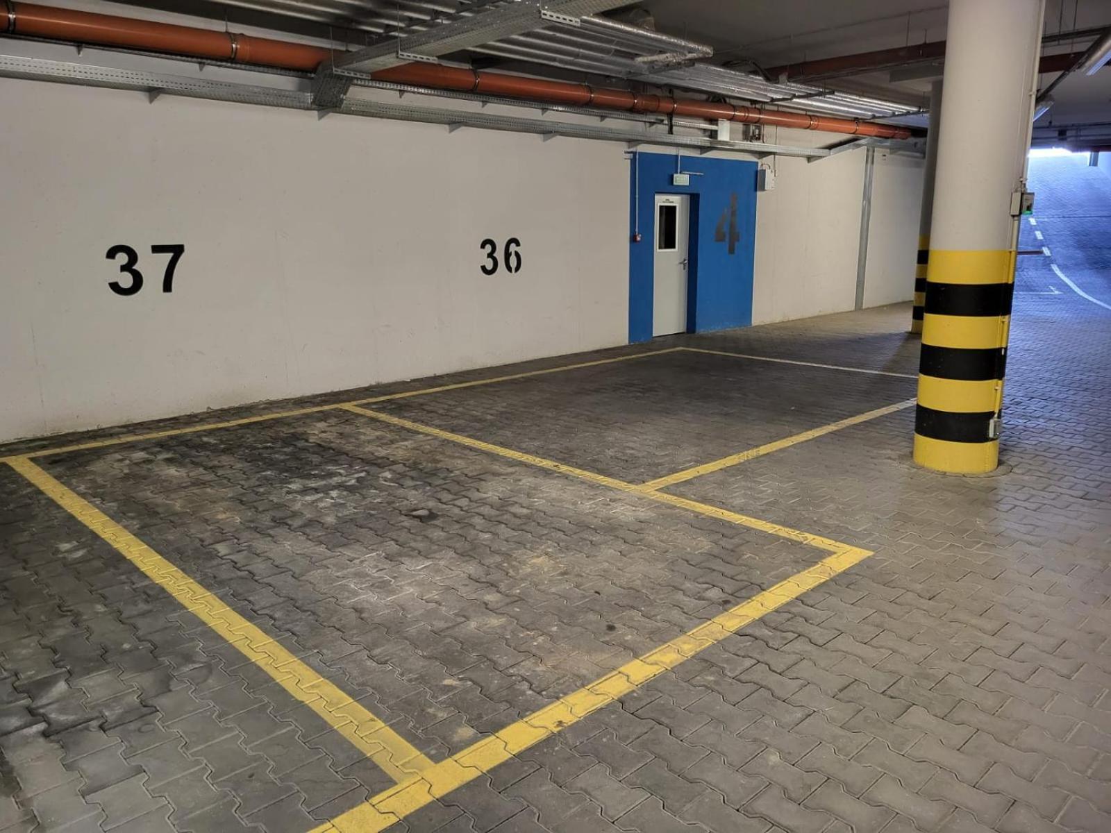 Apartament Em Klimatyzacja&Parking Rzeszow Dış mekan fotoğraf