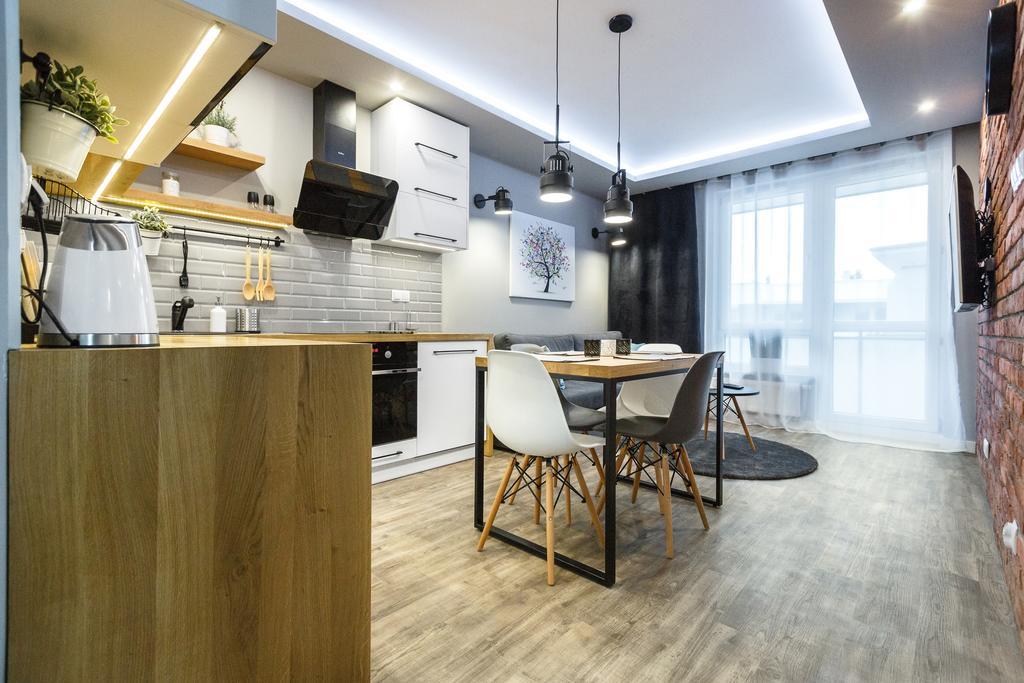 Apartament Em Klimatyzacja&Parking Rzeszow Dış mekan fotoğraf
